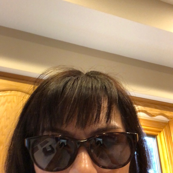 Tortoise/smoked women’s sunglasses - Picture 2 of 5